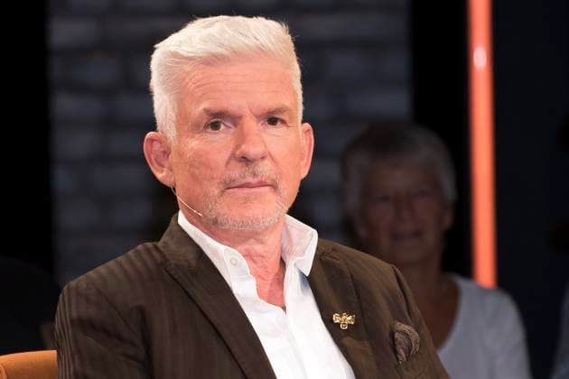 Heinz Strunk im Bild: Heinz Strunk - Autor - vor der Sendung. DEU, Bremen, Radio Bremen, 3nach9, Live-Aufzeichnung vom 04.07.2025. Ausstrahlung 25.07.2025. *** Heinz Strunk in the picture Heinz Strunk author in front of the program DEU, Bremen, Radio Bremen, 3nach9, live recording from 04 07 2025 broadcast 25 07 2025