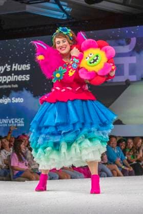 Model at the 11th annual Her Universe Fashion Show at San Diego Comic Con International 2025 at the Manchester Grand Hyatt San Diego, 24 07 2025 Foto:xC.xVanxWagonerx xFuturexImagex universe_5734