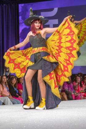 Model at the 11th annual Her Universe Fashion Show at San Diego Comic Con International 2025 at the Manchester Grand Hyatt San Diego, 24 07 2025 Foto:xC.xVanxWagonerx xFuturexImagex universe_5745
