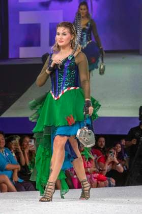 Model at the 11th annual Her Universe Fashion Show at San Diego Comic Con International 2025 at the Manchester Grand Hyatt San Diego, 24 07 2025 Foto:xC.xVanxWagonerx xFuturexImagex universe_5747