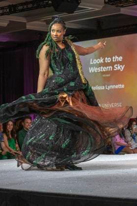 Model at the 11th annual Her Universe Fashion Show at San Diego Comic Con International 2025 at the Manchester Grand Hyatt San Diego, 24 07 2025 Foto:xC.xVanxWagonerx xFuturexImagex universe_5762