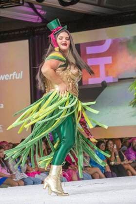 Model at the 11th annual Her Universe Fashion Show at San Diego Comic Con International 2025 at the Manchester Grand Hyatt San Diego, 24 07 2025 Foto:xC.xVanxWagonerx xFuturexImagex universe_5765