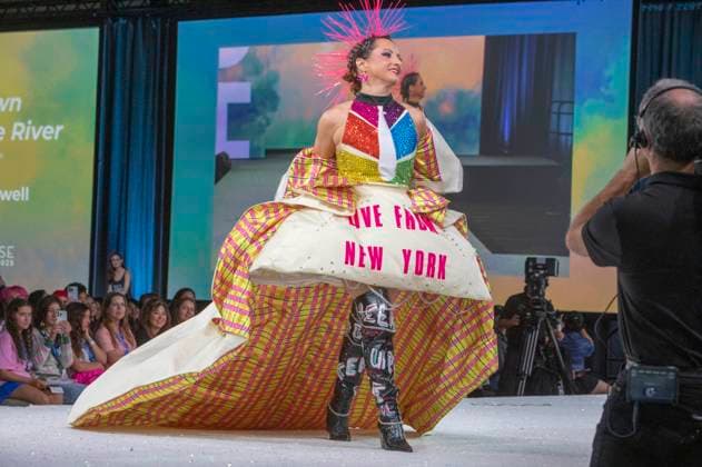 Model at the 11th annual Her Universe Fashion Show at San Diego Comic Con International 2025 at the Manchester Grand Hyatt San Diego, 24 07 2025 Foto:xC.xVanxWagonerx xFuturexImagex universe_5769