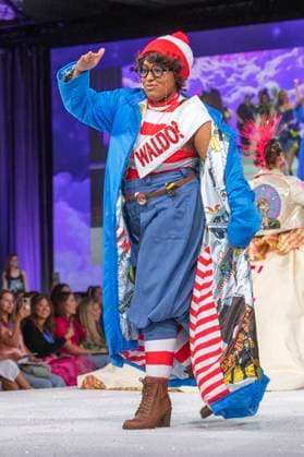 Model at the 11th annual Her Universe Fashion Show at San Diego Comic Con International 2025 at the Manchester Grand Hyatt San Diego, 24 07 2025 Foto:xC.xVanxWagonerx xFuturexImagex universe_5799