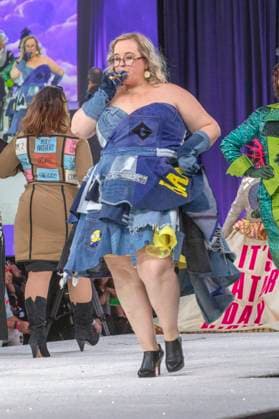 Model at the 11th annual Her Universe Fashion Show at San Diego Comic Con International 2025 at the Manchester Grand Hyatt San Diego, 24 07 2025 Foto:xC.xVanxWagonerx xFuturexImagex universe_5800