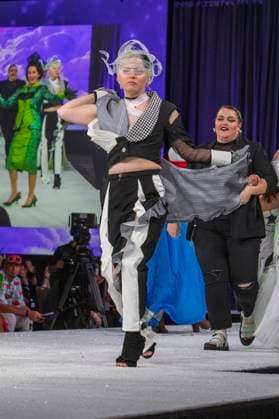 Model at the 11th annual Her Universe Fashion Show at San Diego Comic Con International 2025 at the Manchester Grand Hyatt San Diego, 24 07 2025 Foto:xC.xVanxWagonerx xFuturexImagex universe_5802