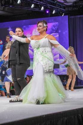 Model at the 11th annual Her Universe Fashion Show at San Diego Comic Con International 2025 at the Manchester Grand Hyatt San Diego, 24 07 2025 Foto:xC.xVanxWagonerx xFuturexImagex universe_5803