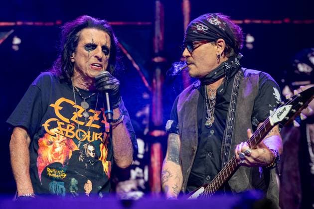 Bilder des Jahres 2025, Entertainment 07 Juli Alice Cooper Concert at O2 Arena in London, UK - 25 Jul 2025 Alice Cooper seen on stage with Johnny Depp live in concert London United Kingdom Copyright: xBonniexBritainx xSOPAxImagesx ACB01588