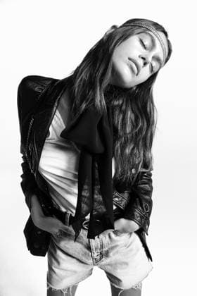 Kaia Gerber pose pour la campagne jeans de Saint Laurent le 4 avril 2019. Saint Laurent goes all in on denim for the YSL23 campaign with this first picture of YSL Beauty face Kaia Gerber. New York City Etats-Unis *** Kaia Gerber poses for Saint Laurent jeans campaign April 4, 2019 Saint Laurent goes all in on denim for the YSL23 campaign with this first picture of YSL Beauty face Kaia Gerber New York City United States.  Copyright: xSaintxLaurentxviaxBestimagexSaintxLaurentxviaxBestimagex