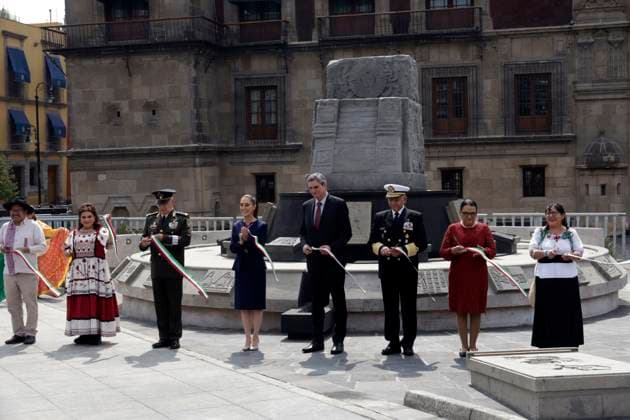 Mexico s President Claudia Sheinbaum Pardo accompanied by Head of Government of Mexico City Clara Brugada Molina, Minister of Mexican National Defense Ricardo Trevilla Trejo, Minister of the Mexico s Navy, Raymundo Morales Angeles and MexicoÃ¢â‚¬â ¢s Minister of the Interior, Rosa Icela RodroÂ­guez cut the inaugural ribbon during the ceremony for 700th Anniversary of the Tenochtitlan Foundation at main square Zocalo. on July 26, 2025, in Mexico City, Mexico. Mexico City Mexico - ZUMAe321 20250726_zia_e321_017 Copyright: xLuisxBarronx