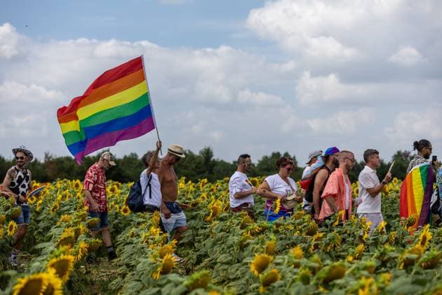 4th Rural Pride Walk - Chenevelles Hundreds of people pictured during 4th Rural Pride walk in Chenevelles, a small rural town near Chatellerault in the Vienne region of France on July 26 2025 in support of LGBT people. The event was organised by the association Stop Homophobie and the municipality. Photo by Pascal Avenet ABACAPRESS.COM Chenevelles Vienne (86) France  Copyright: xAvenetxPascal ABACAx