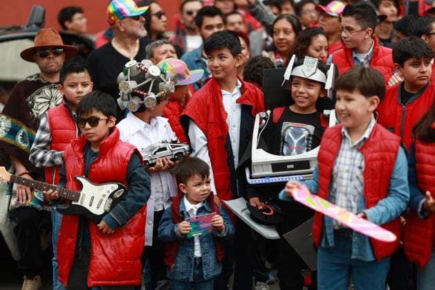 Fans broke their own record for the largest number of Back To The Future fans gathered in one place MEXICO CITY, MEXICO - JULY 27: Back To The Future fans dressed in costumes take part in their annual meeting, at Churubusco Convention Center, in Mexico City, Mexico on July 27, 2025. According to the event organizers, 718 fans of the Back To The Future films were registered this year during their annual meeting, breaking their own record for the largest BTTF fans dressed in costumes gathered in one place. As reported by a staff member of the event, the evidence will be sent to Guinness World Records for its review. Daniel Cardenas Anadolu Mexico City Mexico. Editorial use only. Please get in touch for any other usage.  Copyright: x2025xAnadoluxDanielxCardenasx