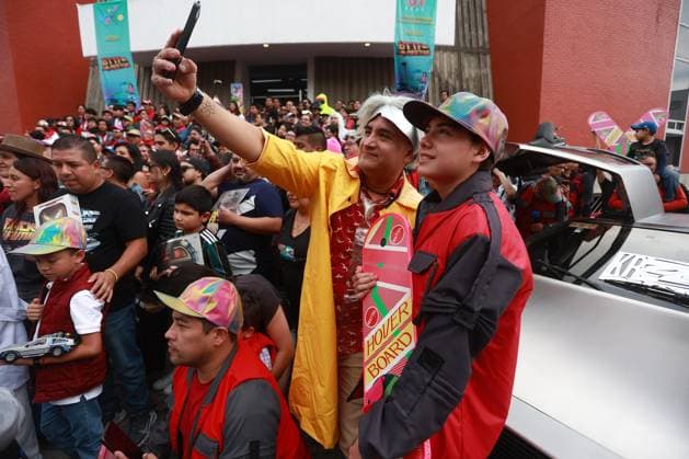 Fans broke their own record for the largest number of Back To The Future fans gathered in one place MEXICO CITY, MEXICO - JULY 27: Back To The Future fans dressed in costumes take part in their annual meeting, at Churubusco Convention Center, in Mexico City, Mexico on July 27, 2025. According to the event organizers, 718 fans of the Back To The Future films were registered this year during their annual meeting, breaking their own record for the largest BTTF fans dressed in costumes gathered in one place. As reported by a staff member of the event, the evidence will be sent to Guinness World Records for its review. Daniel Cardenas Anadolu Mexico City Mexico. Editorial use only. Please get in touch for any other usage.  Copyright: x2025xAnadoluxDanielxCardenasx