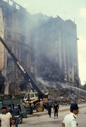 Earthquake in Mexico Sep 19, 1985 - Mexico City, Mexico - A magnitude 8.1 earthquake occurred off the Pacific coast of Mexico. The damage was concentrated in a 25 km 2 area of Mexico City, 350 km from the epicenter. The underlying geology and geologic history of Mexico City contributed to this unusual concentration of damage at a distance from the epicenter. Of a population of 18 million, an estimated 10,000 people were killed, and 50,000 were injured. In addition, 250,000 people lost their homes and property damage amounted to billion. PICTURED: Damage caused by a earthquake Copyright: xMarioxRuizx