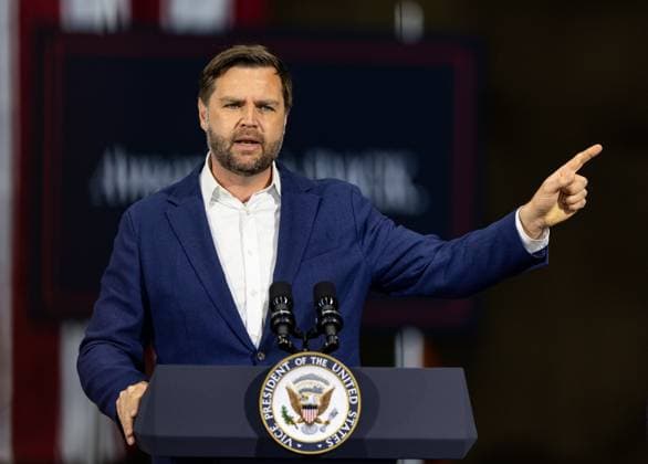 July 28, 2025, Canton, Ohio, USA: Vice President JD VANCE speaks to the steel plant workers at the Metallus Steel Plant in Canton, Ohio. Canton USA - ZUMAg257 1064562347st Copyright: xBrentxGudenschwagerx
