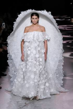 Kaia Gerber lors du défilé de mode Haute-Couture printemps-été 2020 Givenchy à Paris, France, le 21 janvier 2020. Runway of Givenchy Haute Couture Spring Summer 2020 show as part of Paris Fashion Week in Paris, France on January 21, 2020. Paris France *** Kaia Gerber at the Givenchy Haute Couture Spring Summer 2020 fashion show in Paris, France on January 21, 2020 Runway of Givenchy Haute Couture Spring Summer 2020 show as part of Paris Fashion Week in Paris, France on January 21, 2020 Paris France  Copyright: xAgencex xBestimagexAgencex xBestimagex