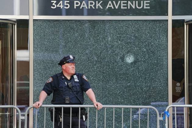 Bilder des Jahres 2025, News 07 Juli Park Avenue Skyscraper Shooting - NYC NO FILM, NO VIDEO, NO TV, NO DOCUMENTARY - New York Police Department officers are pictured outside 345 Park Ave. Tuesday, July 29, 2025, in New York City. Photo by Barry Williams New York Daily News TNS ABACAPRESS.COM Manhattan New York United States  Copyright: xNewxYorkxDailyxNews TNS ABACAx