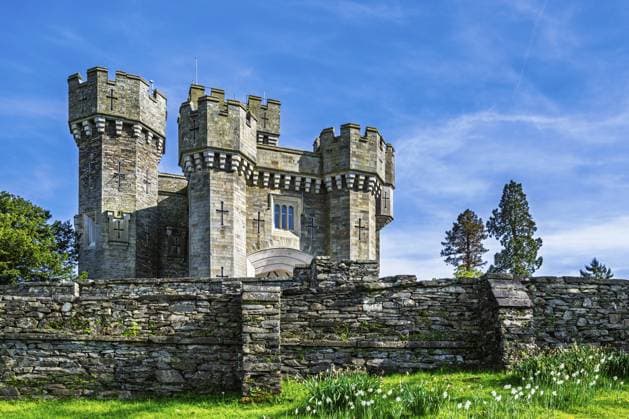 Wray Castle, Lake Windermere, Ambleside, Lake District, Cumbria, England, Großbritannien Wray Castle, Lake Windermere, Ambleside, Lake District, Cumbria, England, United Kingdom Copyright: imageBROKER MaciejxOlszewski ibxmao14413609.jpg