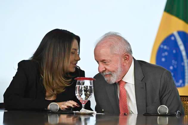 BRASiLIA, DF - 30.07.2025: LULA SANcaO PL ANIMAIS TESTES COSMÃ TICOS - Photo, President Lula and First Lady Janja Lula da Silva. This Wednesday (30) President Lula sanctions Bill No. 3,062 2022, which prohibits the use of animals in teaching, research and cosmetics testing, and increases fines for violations. x2778605x  TonxMolina