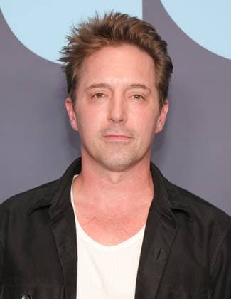30 July 2025 . Los Angeles, California Beck Bennett At Premiere Event Of Apple TV+ s Platonic Season 2 held at Hammer Museum in Los Angeles. Los Angeles USA - ZUMAa123 20250730_zaa_a123_100 Copyright: xFSx