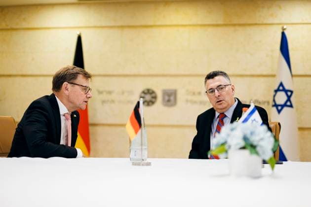 Johann Wadephul (CDU), Bundesaussenminister, trifft Gideon Sa˜ar, Aussenminister des Staates Israel zu einem gespraech in Jerusalem, 31.07.2025. Fotografiert im Auftrag des Auswaertigen Amtes (AA) Jerusalem Israel *** Johann Wadephul CDU , Federal Foreign Minister, meets Gideon Sa˜ar, Foreign Minister of the State of Israel for talks in Jerusalem, 31 07 2025 Photographed on behalf of the Federal Foreign Office AA Jerusalem Israel Copyright: xFelixxZahn AAx