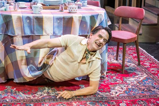 Schauspieler Oliver Mommsen in acht verschiedenen Rollen im Theaterstueck VANYA nach Anton Pawlowitsch Tschechows Onkel Wanja, bei der Fotoprobe am 31. Juli 2025 der Komoedie am Kurfuerstendamm in der Spielstaette Neues Haus des Berliner Ensemble, deutschsprachige Erstauffuehrung am 03.08.2025 Vanya - Berlin *** Actor Oliver Mommsen in eight different roles in the play VANYA after Anton Pavlovich Chekhovs Uncle Vanya, at the photo rehearsal on July 31, 2025 at the Komoedie am Kurfuerstendamm in the Neues Haus venue of the Berliner Ensemble, German-language premiere on 03 08 2025 Vanya Berlin