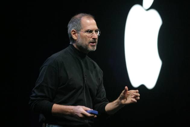 Steve Jobs Announces iTunes for Windows Oct 16, 2003; San Francisco, CA, USA; STEVE JOBS, CEO of Apple Computers, announces both an upgrade for Apple s iTunes application and, for the first time, a Windows version of iTunes and its built-in downloadable Music Store.. Copyright: xEricxSlomansonx