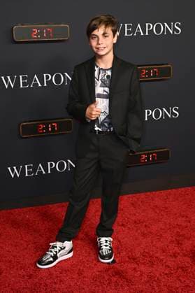 Mason Venable at the world premiere of the movie Weapons at the United Theatre on Broadway Los Angeles, 31 07 2025 Foto:xD.xStarbuckx xFuturexImagex weapons_5716