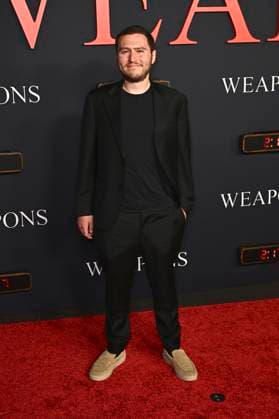 J D Lifshitz at the world premiere of the movie Weapons at the United Theatre on Broadway Los Angeles, 31 07 2025 Foto:xD.xStarbuckx xFuturexImagex weapons_5733