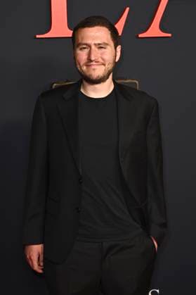 J D Lifshitz at the world premiere of the movie Weapons at the United Theatre on Broadway Los Angeles, 31 07 2025 Foto:xD.xStarbuckx xFuturexImagex weapons_5734