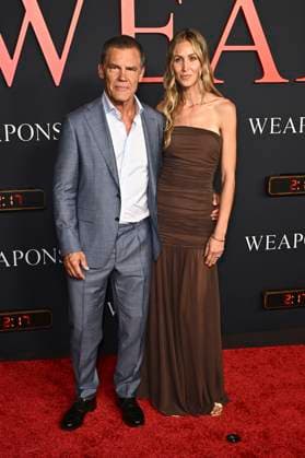 Josh Brolin with wife Kathryn Boyd Brolin at the world premiere of the movie Weapons at the United Theatre on Broadway Los Angeles, 31 07 2025 Foto:xD.xStarbuckx xFuturexImagex weapons_5781
