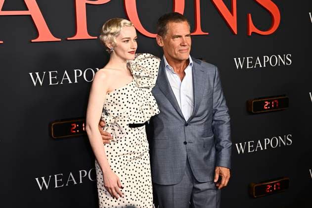 Julia Garner and Josh Brolin at the world premiere of the movie Weapons at the United Theatre on Broadway Los Angeles, 31 07 2025 Foto:xD.xStarbuckx xFuturexImagex weapons_5805