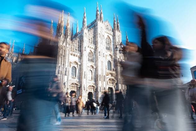 Fashion and business centre in Italy: Milan MILAN, ITALY - FEBRUARY 04: A view of the Milan Cathedral (Duomo di Milano), the city s most important landmark, which took almost six centuries to complete, on February 04, 2025 in Milan, Italy. Historic architecture and art museums make the city of Milan not only a centre of fashion, design, and finance but also one of Europe s most important tourist destinations, located in northern Italy. Its iconic landmarks include the Duomo di Milano, the world s largest Gothic cathedral, the Galleria Vittorio Emanuele II, one of the world s oldest shopping malls, and La Scala, one of the world s most famous opera houses. The city, with its luxurious shopping streets, also attracts tourists with its souveni  Copyright: x2025xAnadoluxDidemxMentex