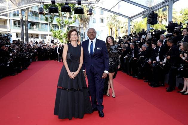 Audrey Azoulay et Forest Whitaker (Palme d honneur) - Montée des marches du film Coupez ! pour la cérémonie d’ouverture du 75ème Festival International du Film de Cannes. Le 17 mai 2022 Dominique Jacovides Bestimage Red carpet of the movie « Final Cut (Coupez !) » for the opening ceremony of the 75th Cannes International Film Festival. On may 17th 2022 Cannes France *** Audrey Azoulay et Forest Whitaker Palme dhonneur Montée des marches du film Coupez pour la cérémonie douverture du 75ème Festival International du Film de Cannes Le 17 mai 2022 Dominique Jacovides Bestimage Red carpet of the movie Final Cut Coupez for the opening ceremony of the 75th Cannes International Film Festival On may 17th 2022 Cannes France  Copyright: xDOMINIQUExJACOVIDESx xBESTIMAGExDOMINIQUExJACOVIDESx xBESTIMAGEx