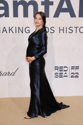 Shanina Shaik (enceinte) - Photocall du gala de l’AmFar 2022 à l’Hôtel du Cap-Eden-Roc à Antibes le 26 mai 2022. Cyril Moreau Bestimage Celebs attending amfAR Gala Cannes 2022 at Hotel du Cap-Eden-Roc on May 26, 2022 in Cap d Antibes, France Cap d Antibes France *** Shanina Shaik pregnant Photocall of the AmFar Gala 2022 at Hotel du Cap Eden Roc in Antibes on May 26, 2022 Cyril Moreau Bestimage Celebs attending amfAR Gala Cannes 2022 at Hotel du Cap Eden Roc on May 26, 2022 in Cap d Antibes, France Cap d Antibes France  Copyright: xCYRILxMOREAUx xBESTIMAGExCYRILxMOREAUx xBESTIMAGEx