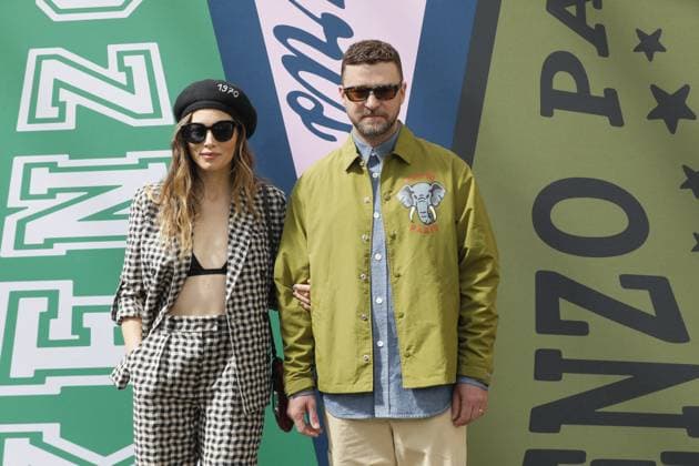 Semi-exclusif - Jessica Biel et son mari Justin Timberlake - Photocall des people au défilé de mode homme Kenzo printemps été 2023 au Lycée Carnot à Paris le 26 juin 2022. Veeren-Christophe Clovis Bestimage Photocall of the people at the Kenzo spring summer 2023 men s fashion show at the Lycée Carnot in Paris on June 26, 2022. Paris France *** Semi exclusive Jessica Biel and husband Justin Timberlake Photocall of the people at the Kenzo spring summer 2023 mens fashion show at the Lycée Carnot in Paris on June 26, 2022 Veeren Christophe Clovis Bestimage Photocall of the people at the Kenzo spring summer 2023 mens fashion show at the Lycée Carnot in Paris on June 26, 2022 Paris France  Copyright: xVeerenx-ChristophexClovisx xBestimagexVeerenx-ChristophexClovisx xBestimagex