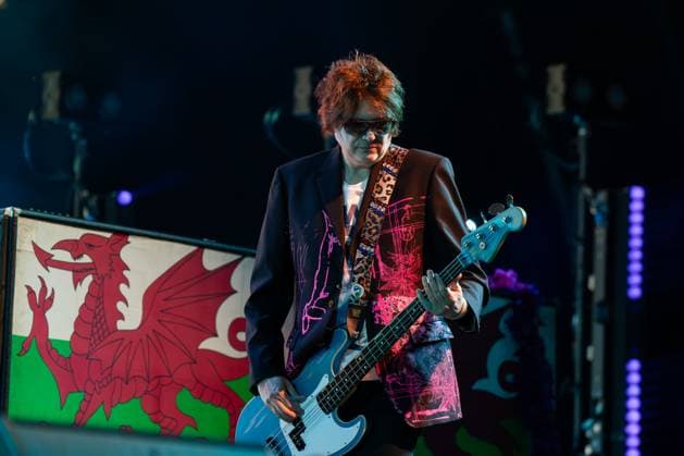 Heritage Live music festival in Essex, UK - 02 Aug 2025 Nicky Wire of Manic Street Preachers seen performing live on stage during the Heritage Live music festival. Heritage Live music festival was held at The Audley End Estate in Essex. Bands playing were Ash, The Charlatans and The Manic Street Preachers, Opening and the day was a DJ set from Chris Moyles who then hosted the days event by introducing the bands to the stage. Essex United Kingdom Copyright: xBonniexBritainx xSOPAxImagesx ACB07557