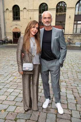 abb Simone Thomalla and Rene M Actress with boyfriend as guests on the occasion of the German premiere of the play Vanja by the Komoedie am Kurfuerstendamm at the Neues Haus of the Berliner Ensemble on August 03, 2025 in Berlin Berlin Germany