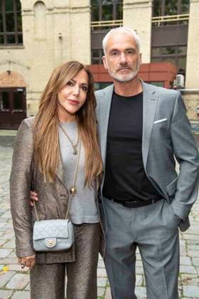 abb Simone Thomalla and Rene M Actress with boyfriend as guests on the occasion of the German premiere of the play Vanja by the Komoedie am Kurfuerstendamm at the Neues Haus of the Berliner Ensemble on August 03, 2025 in Berlin Berlin Germany