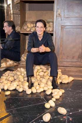 abb Oliver Mommsen actor leading actor sits mountain potatoes on the occasion of the German premiere of the play Vanja by the Komoedie am Kurfuerstendamm at the Neues Haus of the Berliner Ensemble on August 03, 2025 in Berlin Berlin Germany