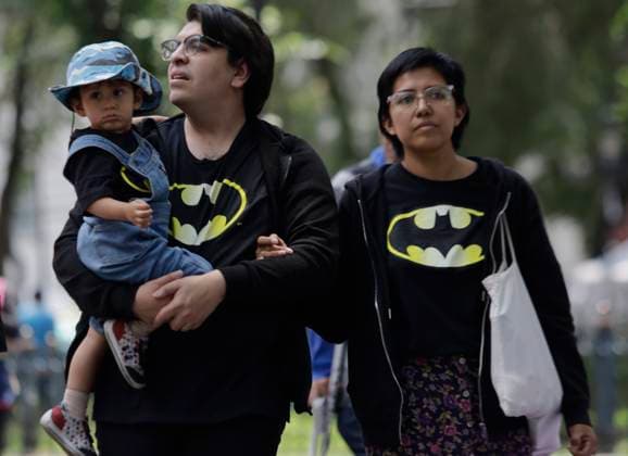 Women In Mexico City Hold A Massive Breastfeeding Party In Honor Of World Breastfeeding Week A couple and their baby participate in the Massive Breastfeeding event at the Kiosco Morisco in Mexico City, Mexico, on August 3, 2025, in observance of World Breastfeeding Week. Mexico City Mexico City Mexico  Copyright: xGerardoxVieyrax originalFilename: vieyra-notitle250803_npeFz.jpg
