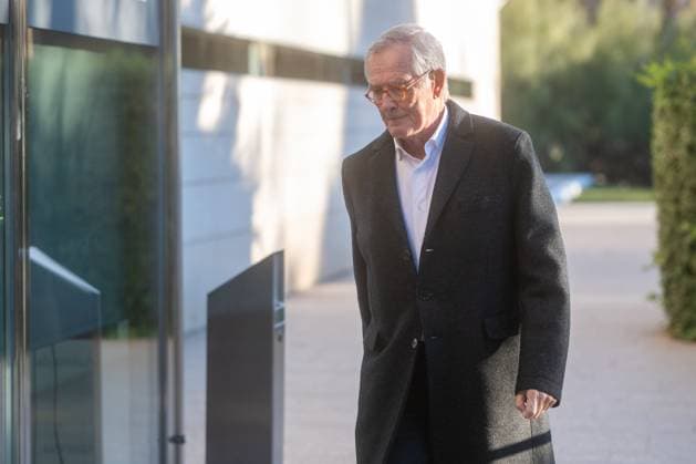 The funeral of Isak Andic, founder of Mango BARCELONA, SPAIN - DECEMBER 16: Xavier Trias, former mayor of Barcelona arrives at the funeral chapel of the founder of Mango, Isak Andic, at the Tanatori Les Corts, on 16 December, 2024 in Barcelona, Catalonia, Spain. The founder of Mango, Isak Andic, died on December 14, at the age of 71 after suffering an accident in the mountain of Montserrat. Andic was returning from a hike with his eldest son, Jonathan, when he slipped and fell down a ravine approximately 150 meters high. Spain World. Editorial use only. Please get in touch for any other usage.  Copyright: x2025xAnadoluxLorenaxSopenax