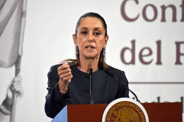 Mexico™s President Claudia Sheinbaum Holds Briefing Mexican President Claudia Sheinbaum Pardo speaks during a briefing about the quarterly household current income at the National Palace. on August 4, 2025 in Mexico City, Mexico. Mexico City CDMX Mexico Copyright: xLuisxBarronx