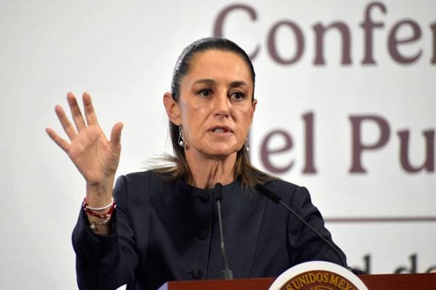 Mexico™s President Claudia Sheinbaum Holds Briefing Mexican President Claudia Sheinbaum Pardo speaks during a briefing about the quarterly household current income at the National Palace. on August 4, 2025 in Mexico City, Mexico. Mexico City CDMX Mexico Copyright: xLuisxBarronx