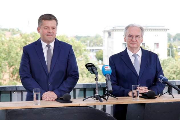 News Themen der Woche KW32 Sven Schulze und Reiner Haseloff bei der Pressekonferenz zur Entscheidung über den Spitzenkandidaten der CDU zur Landtagswahl Sachsen-Anhalt 2026 in der Landesgeschäftsstelle. Magdeburg, 07.08.2025 *** Sven Schulze and Reiner Haseloff at the press conference to decide on the CDUs top candidate for the Saxony-Anhalt 2026 state election at the state office in Magdeburg, 07 08 2025 Foto:xAgenturxWehnertx xGränzdörferx xFuturexImagex haseloff_schulze_5811