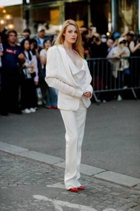 PFW - Viktor And Rolf Street Style Street style, Gigi Goode arriving at Viktor and Rolf Fall Winter 2025 Haute Couture show, held at Salle Wagram, Paris, France, on July 9, 2025. Photo by Marie-Paola Bertrand-Hillion ABACAPRESS.COM Paris France  Copyright: xBertrand-HillionxMarie-Paola ABACAx