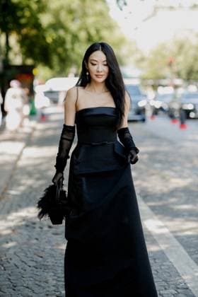 PFW - Viktor And Rolf Street Style Street style, Jessica Wang arriving at Viktor and Rolf Fall Winter 2025 Haute Couture show, held at Salle Wagram, Paris, France, on July 9, 2025. Photo by Marie-Paola Bertrand-Hillion ABACAPRESS.COM Paris France  Copyright: xBertrand-HillionxMarie-Paola ABACAx