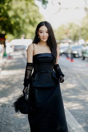 PFW - Viktor And Rolf Street Style Street style, Jessica Wang arriving at Viktor and Rolf Fall Winter 2025 Haute Couture show, held at Salle Wagram, Paris, France, on July 9, 2025. Photo by Marie-Paola Bertrand-Hillion ABACAPRESS.COM Paris France  Copyright: xBertrand-HillionxMarie-Paola ABACAx