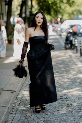 PFW - Viktor And Rolf Street Style Street style, Jessica Wang arriving at Viktor and Rolf Fall Winter 2025 Haute Couture show, held at Salle Wagram, Paris, France, on July 9, 2025. Photo by Marie-Paola Bertrand-Hillion ABACAPRESS.COM Paris France  Copyright: xBertrand-HillionxMarie-Paola ABACAx