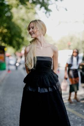 PFW - Viktor And Rolf Street Style Street style, Lara Cosima arriving at Viktor and Rolf Fall Winter 2025 Haute Couture show, held at Salle Wagram, Paris, France, on July 9, 2025. Photo by Marie-Paola Bertrand-Hillion ABACAPRESS.COM Paris France  Copyright: xBertrand-HillionxMarie-Paola ABACAx